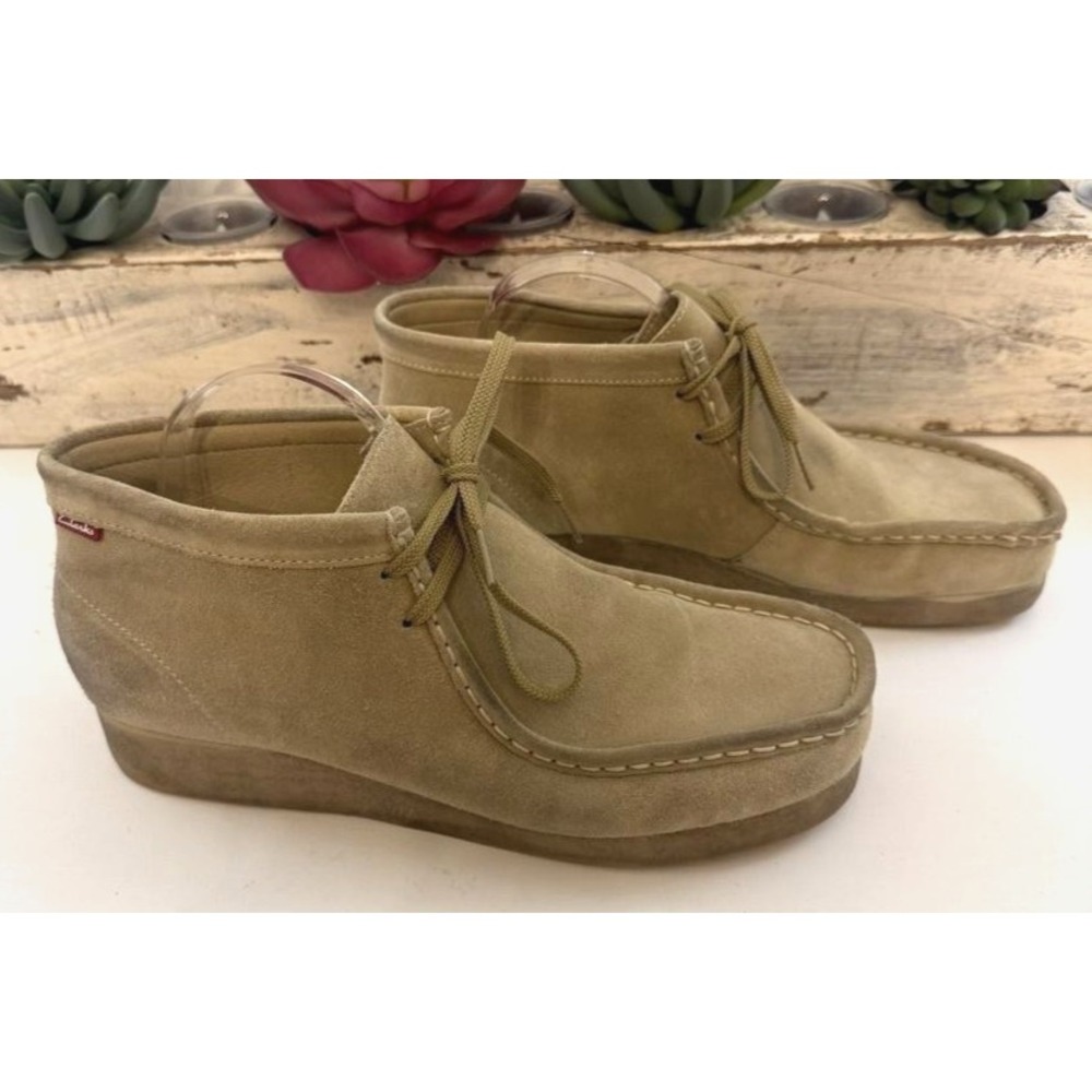 Clarks Men's Tan Suede Chukka Wallabee Boots